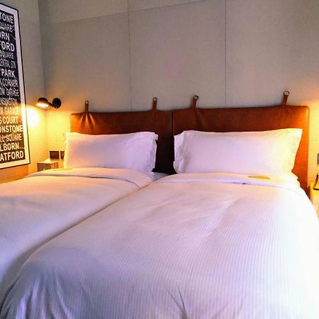Just Sleep - Sanchong Hotel Tajpej Kültér fotó