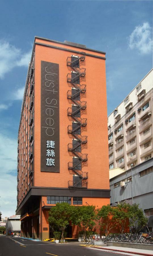 Just Sleep - Sanchong Hotel Tajpej Kültér fotó
